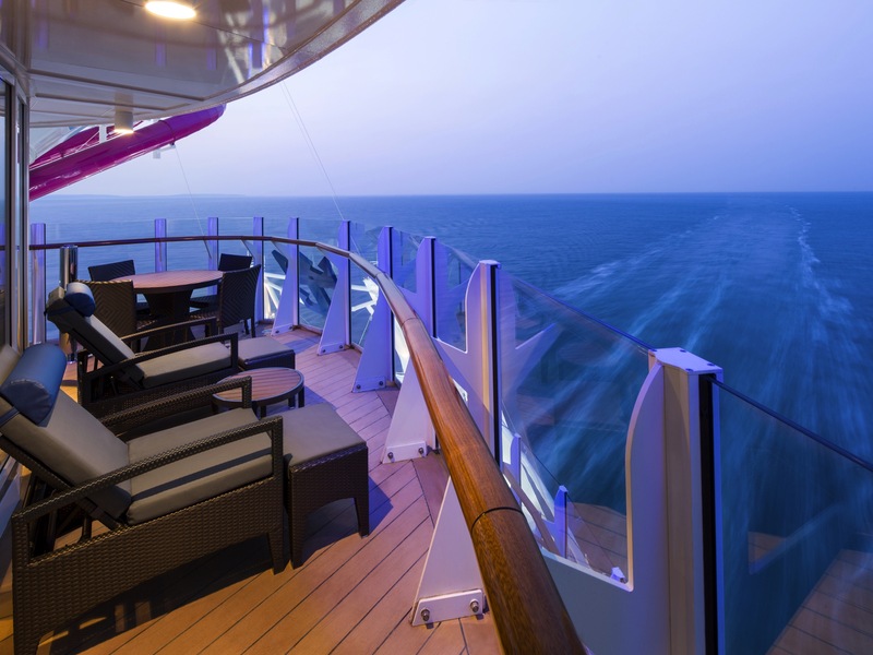 Spacious AquaTheatre Suite - 1 Bedroom